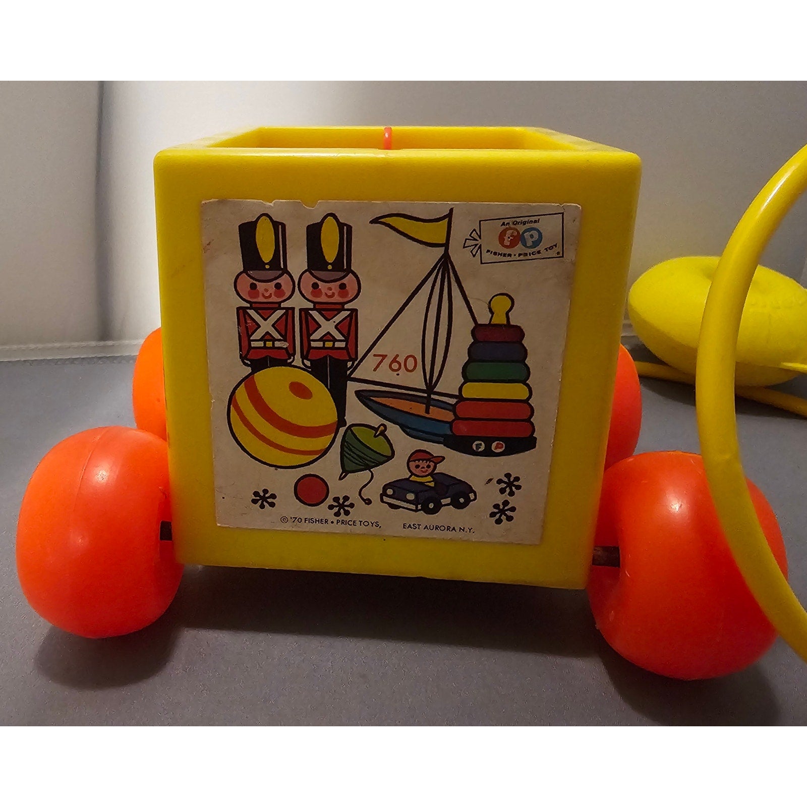 Vintage 1970 Fisher-Price #760 Peek-a-Boo Block - works great
