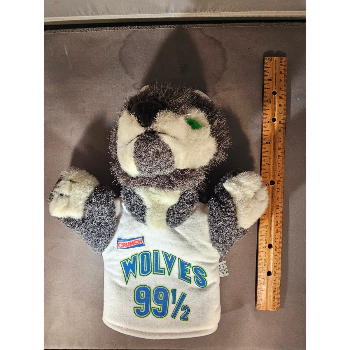 Vintage 1989-1990 Minnesota Timberwolves Crunch #99 1/2 Plush Hand Puppet