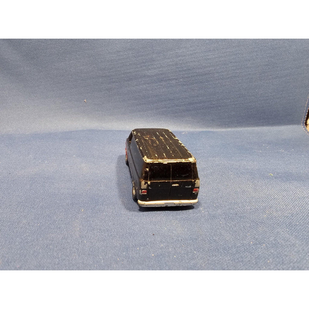 2002 Johnny Lightning Boogie Vans - 1977 Chevy G-20 w/Black Flames - loose