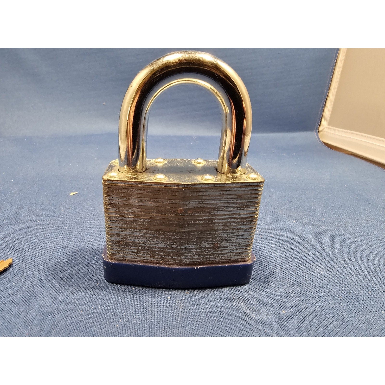 Brinks Heavy 60mm Hardened Laminated Padlock with Key - 2-1/2" x 2" -works great