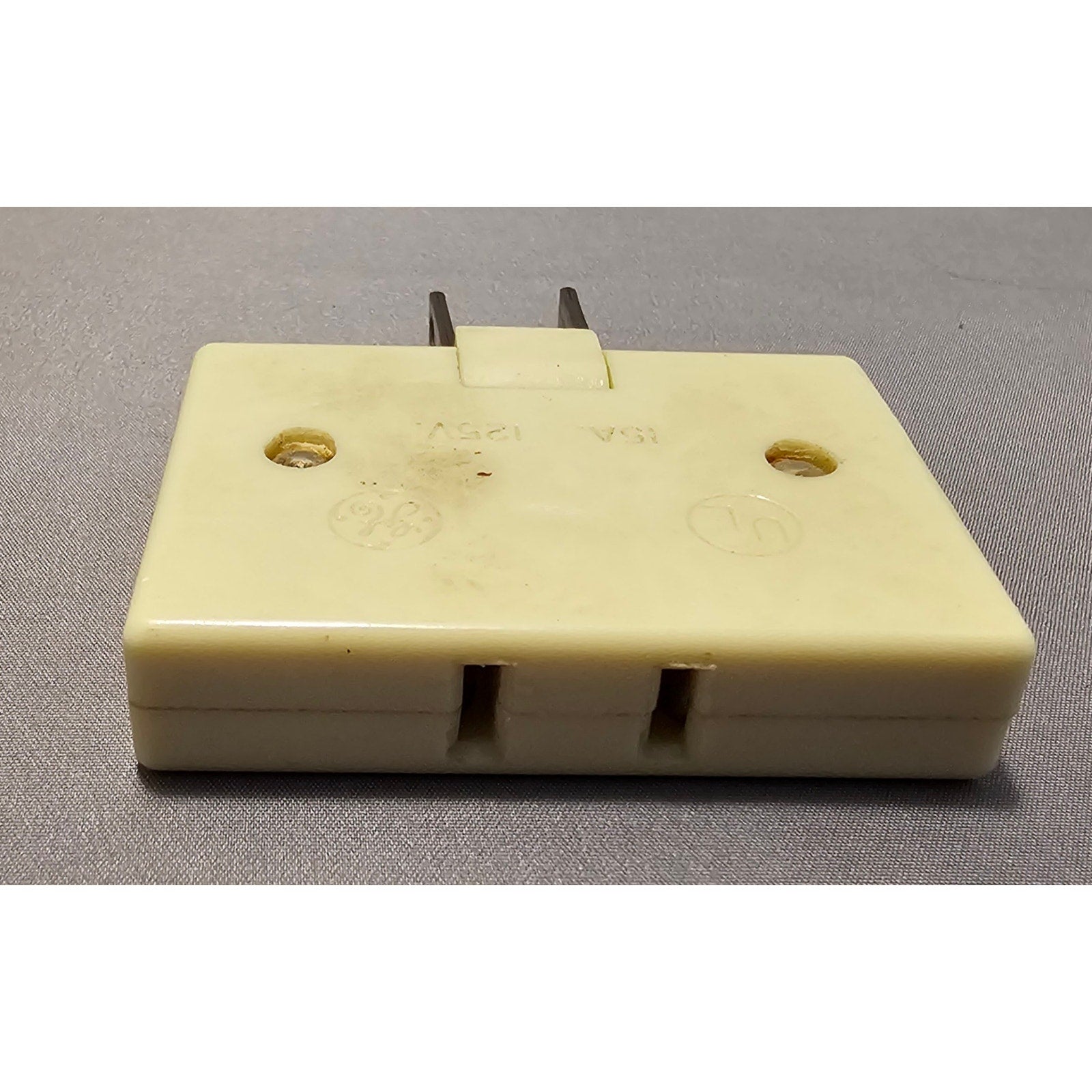 Vintage GE Wall Hugger/Flat #1734-21D 3-Tap Outlet Adapter - Ivory, 15A-125V