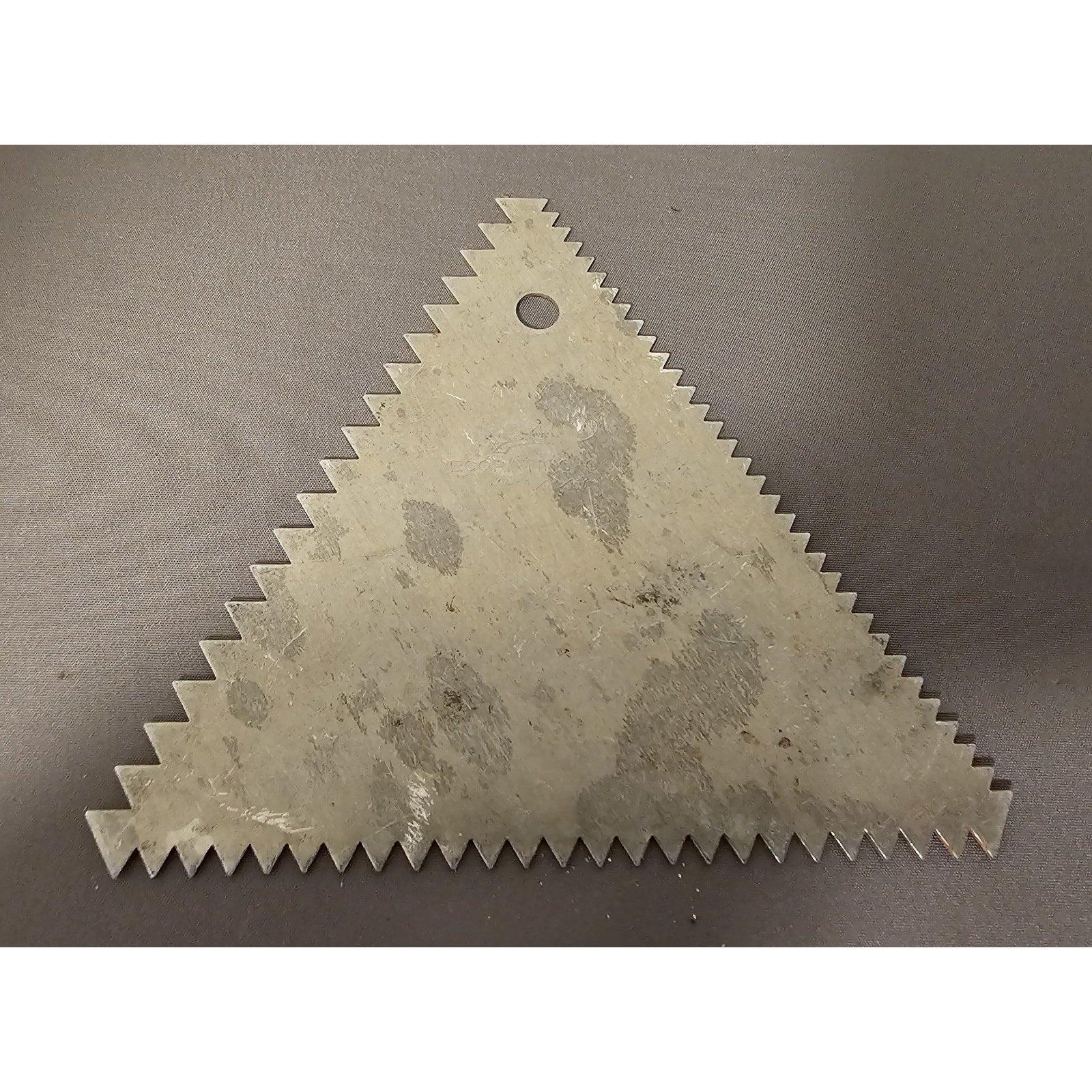 Ateco #1446 - 3-Sided Decorating Comb & Cake Icing Triangle Tool - 4-1/4" (in)