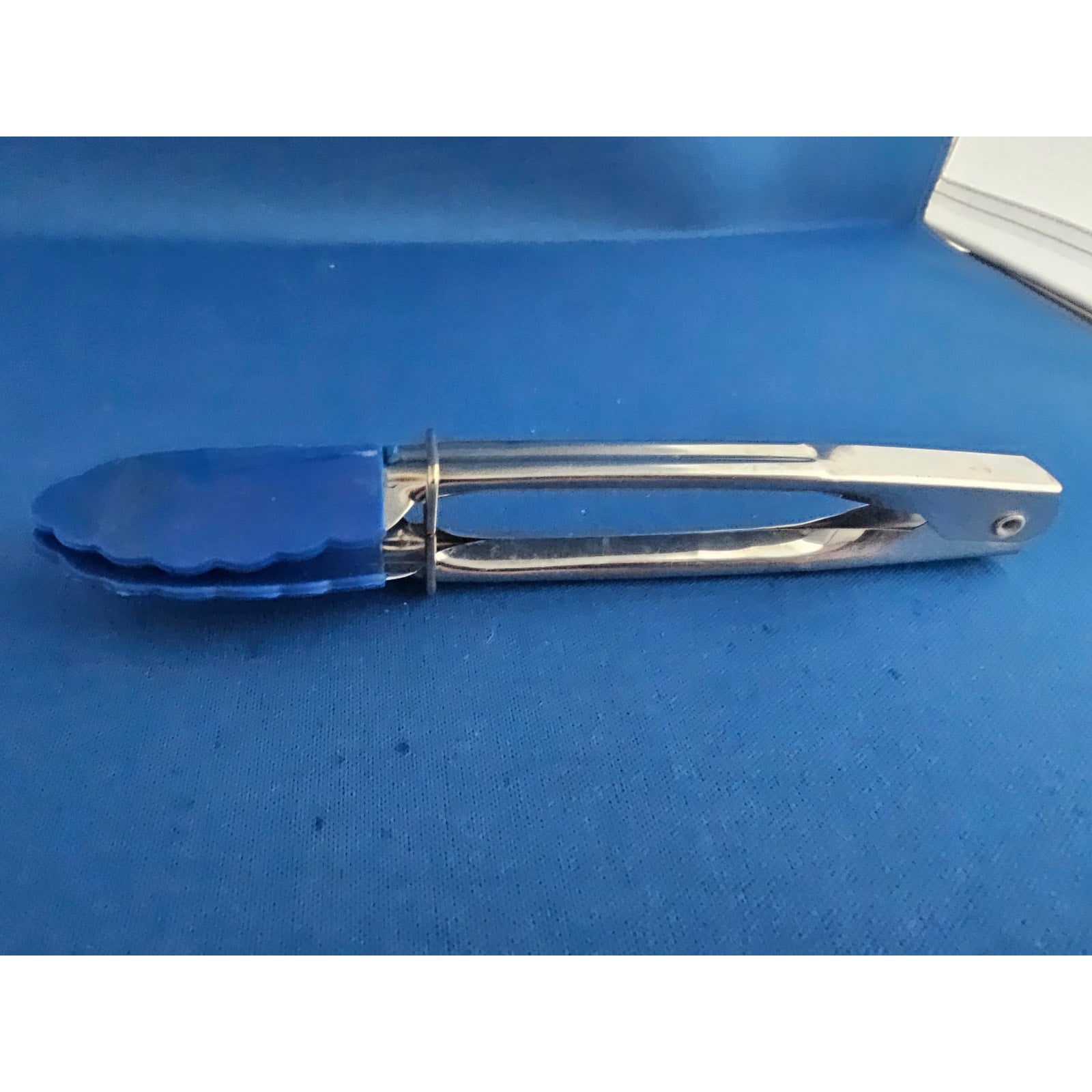 Danesco Blue Silicone/Rubber Tongs - 7" Long - used