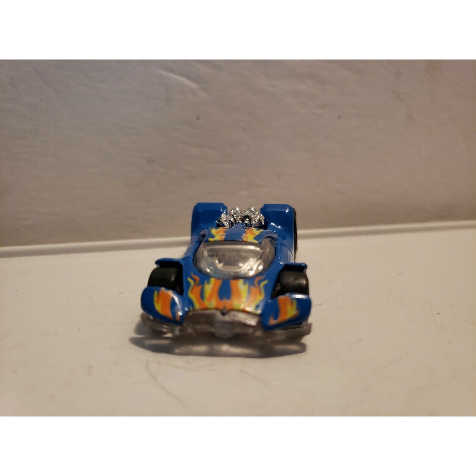 Hot Wheels 2000 Vulture Car, Blue w/Flames 1:64