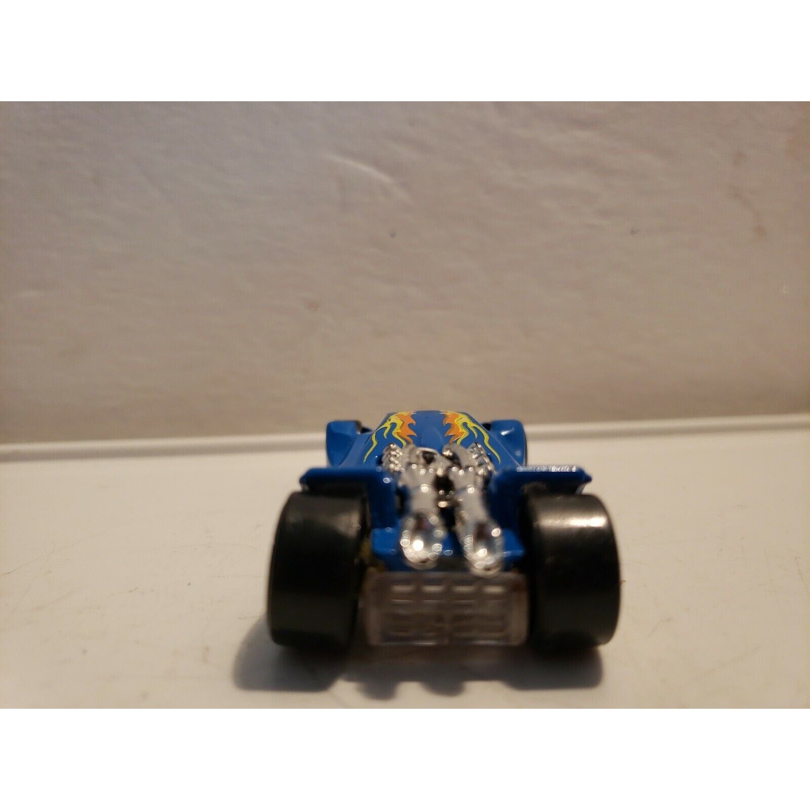 Hot Wheels 2000 Vulture Car, Blue w/Flames 1:64
