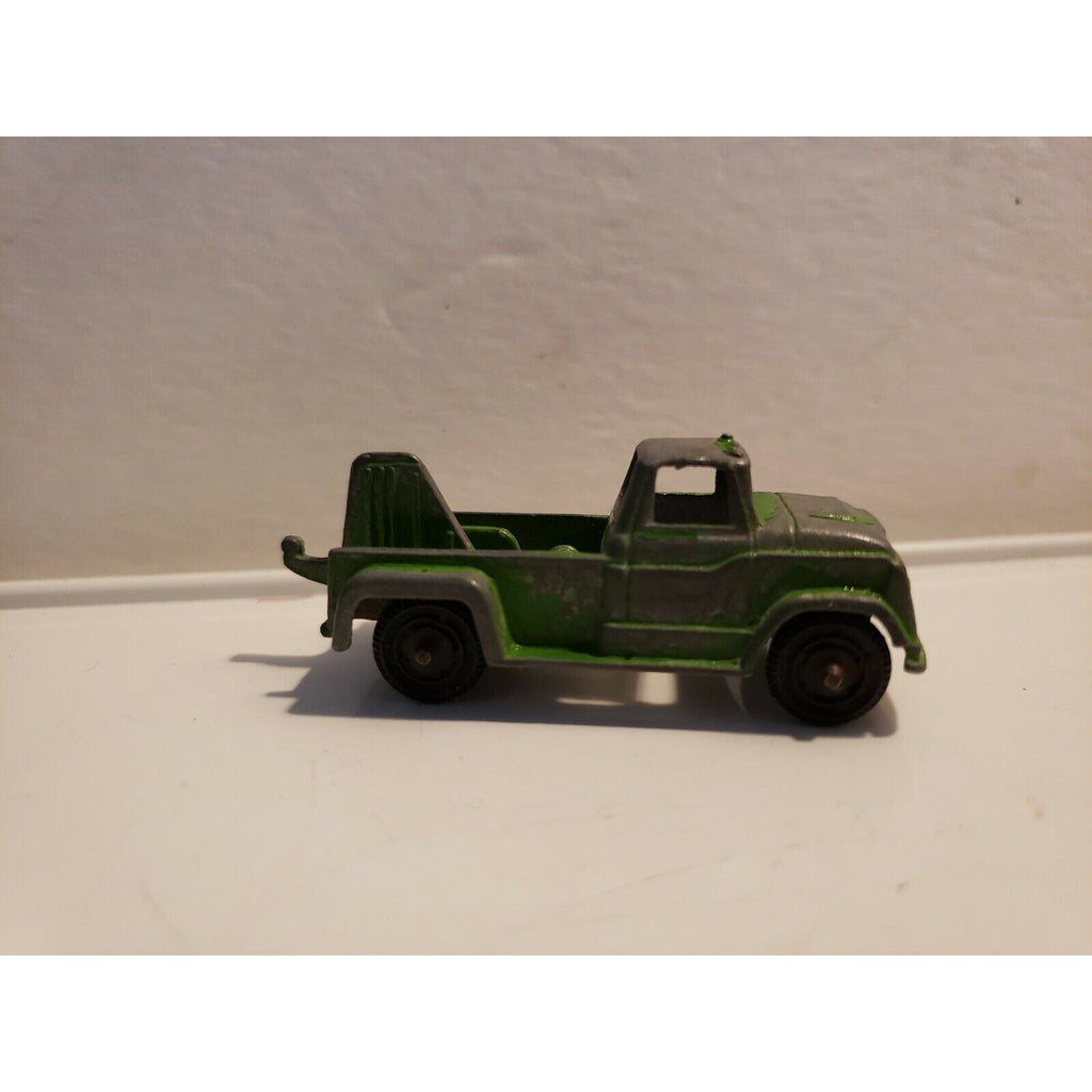 Vintage (Tootsie Toy?) Green Tow Truck Wrecker - Metal Diecast Miniature Vehicle