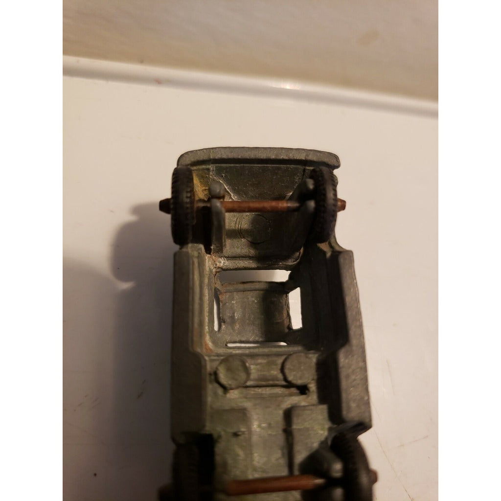 Vintage (Tootsie Toy?) Green Tow Truck Wrecker - Metal Diecast Miniature Vehicle