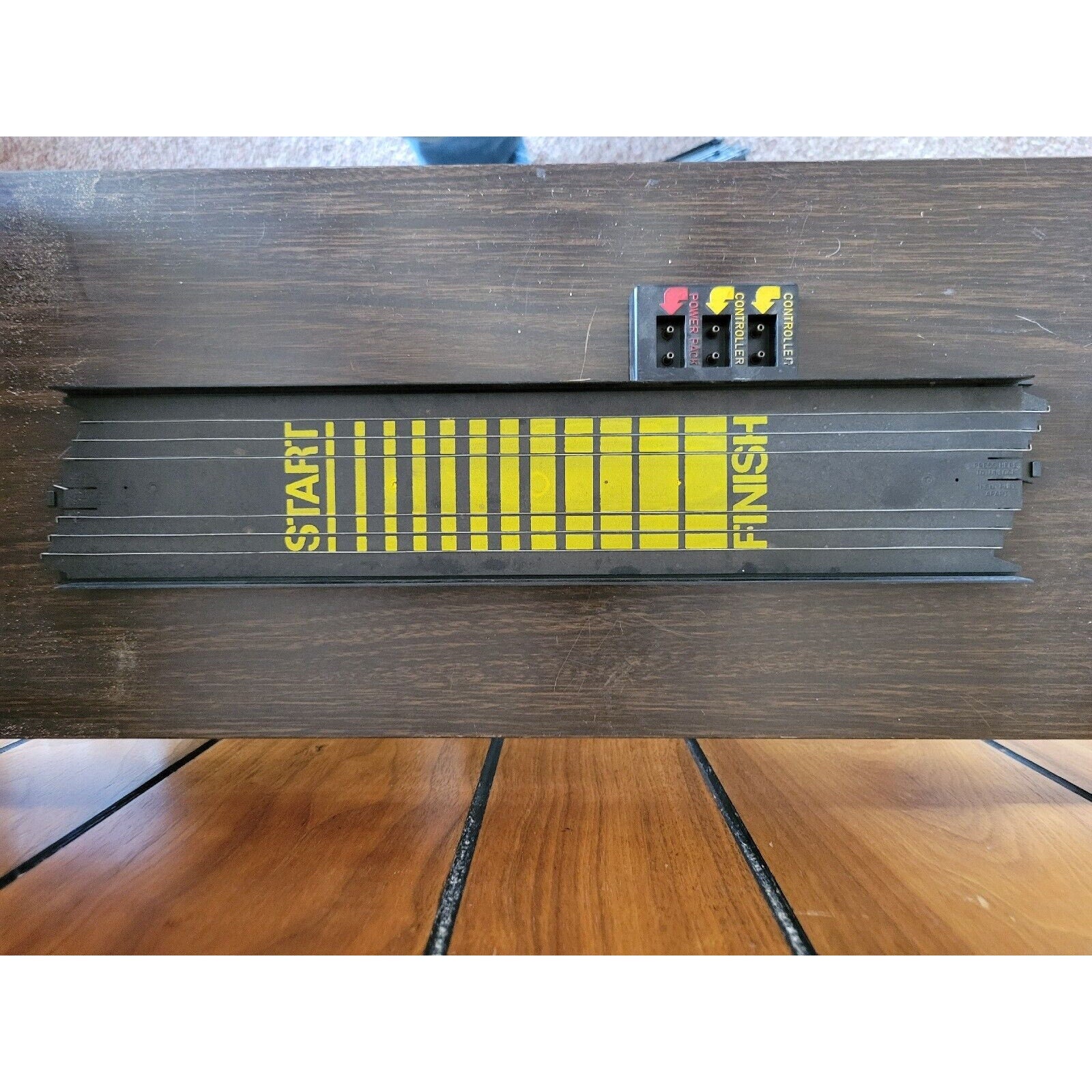 Tyco B 5851 - 381 MM 15" Terminal Slotless Track Piece - Hong Kong