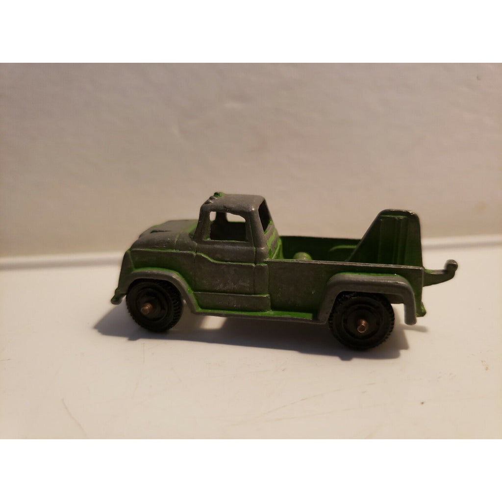 Vintage (Tootsie Toy?) Green Tow Truck Wrecker - Metal Diecast Miniature Vehicle
