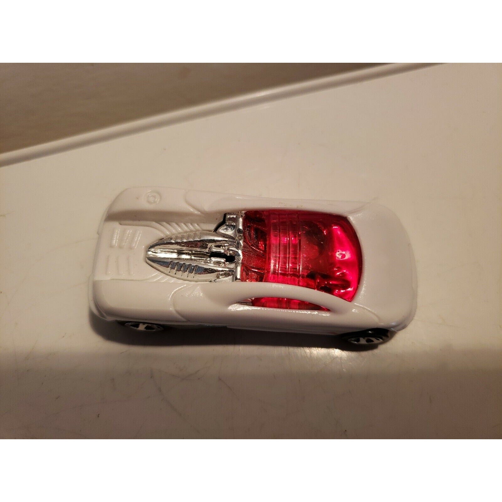 Hot Wheels 2001 Backdraft (White) Diecast Car Loose D34
