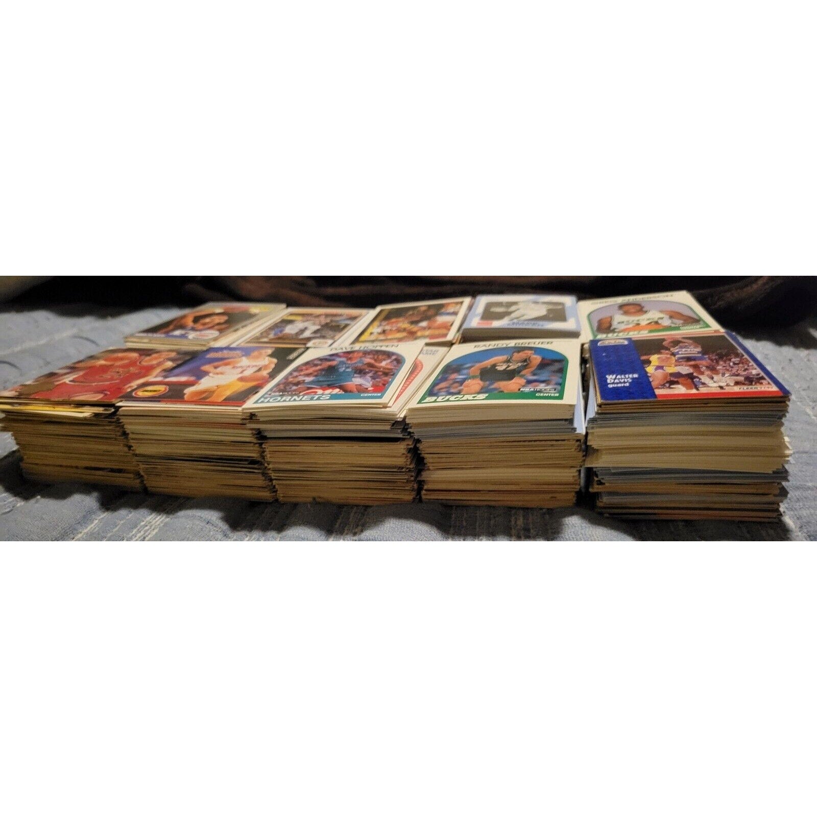 Lot of approx 1,000+ NBA Basketball Cards - Topps, Upper Deck, NBA Hoops, Panini