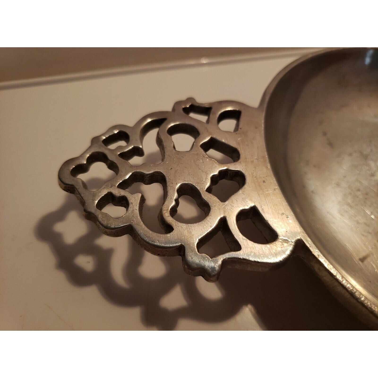 Vintage WILTON COLUMBIA RWP Pewter Porringer No. 105 w/ One Ornate Handle 5-3/4"