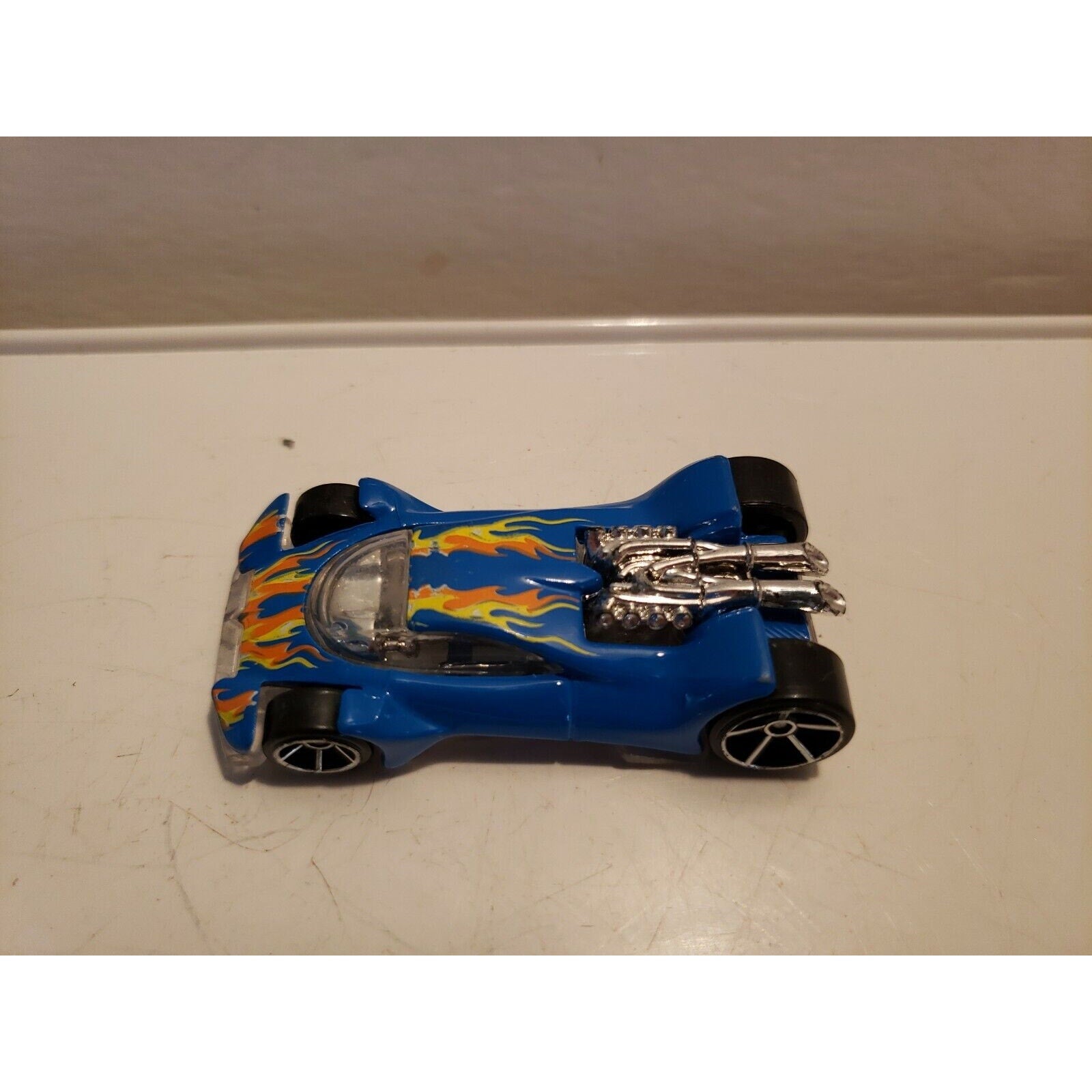 Hot Wheels 2000 Vulture Car, Blue w/Flames 1:64