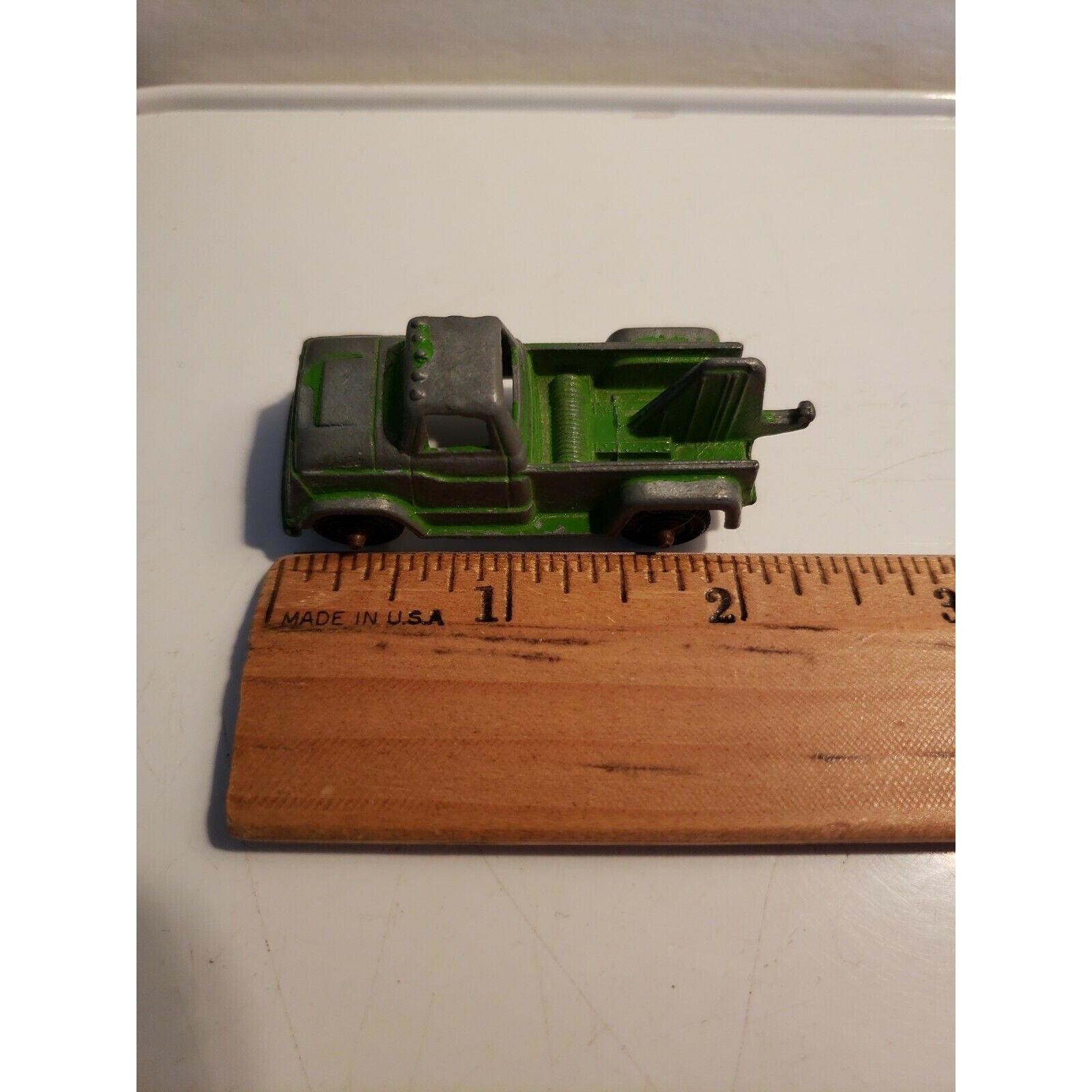 Vintage (Tootsie Toy?) Green Tow Truck Wrecker - Metal Diecast Miniature Vehicle